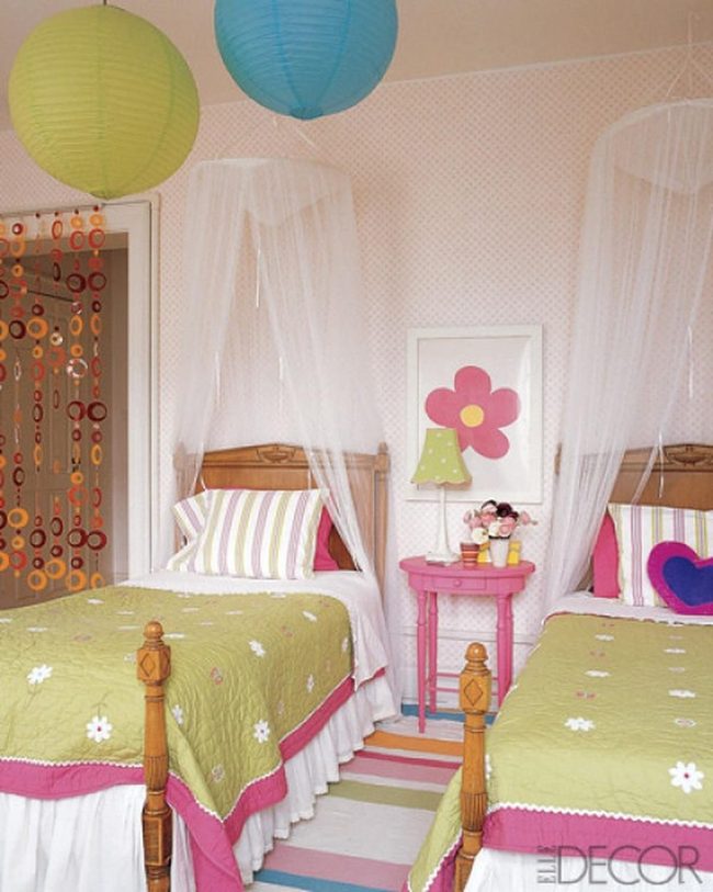 Green Floral Beds With Canopy Netting
