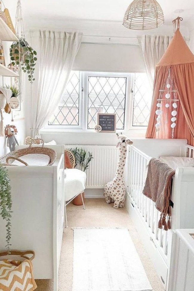 Rust Giraffe Nursery Sanctuary