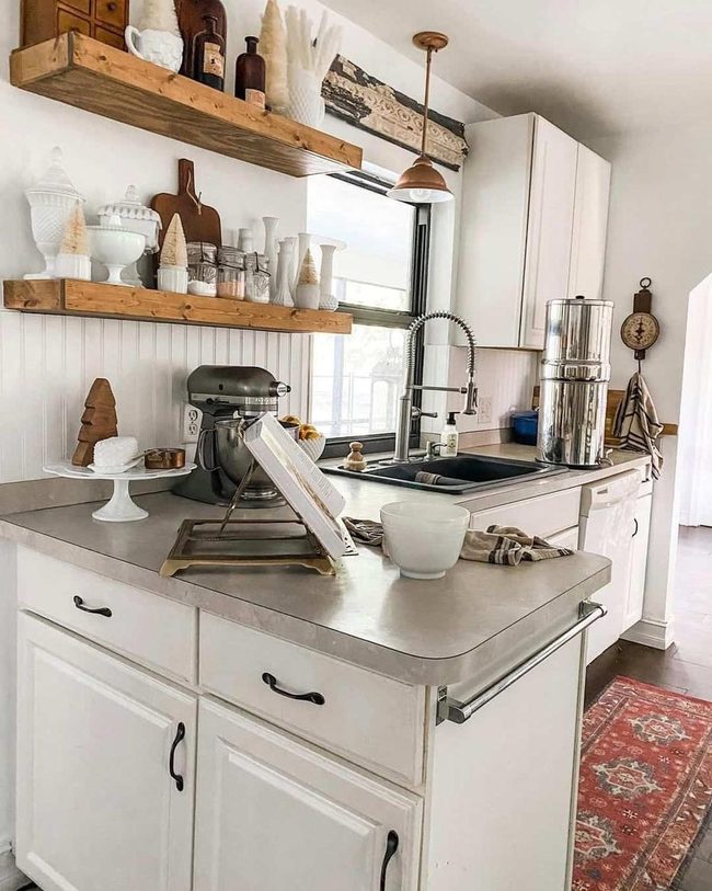 Red Rug, Modern Farmhouse Kitchen