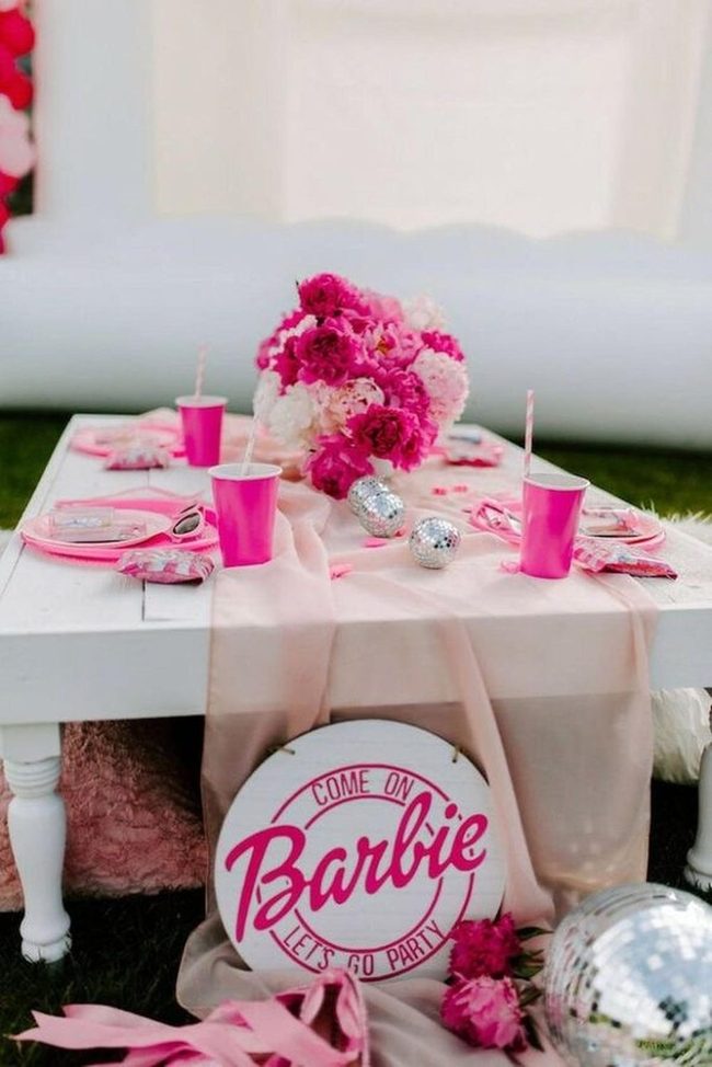 Hot Pink Disco Party Table