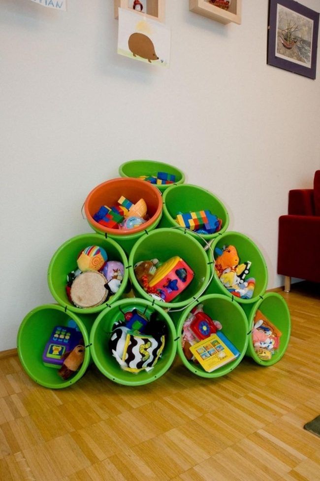 Green Pyramid Storage Buckets