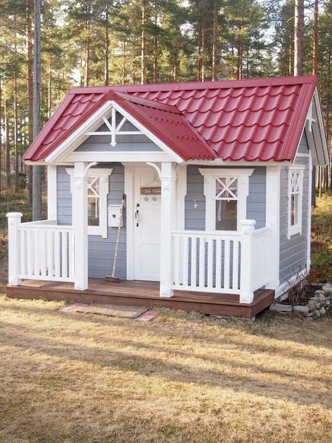 Red Roof Cottage In Gray