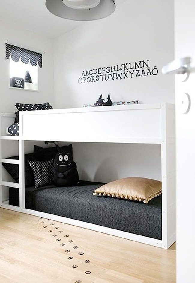 Black And White Letter Learning Room