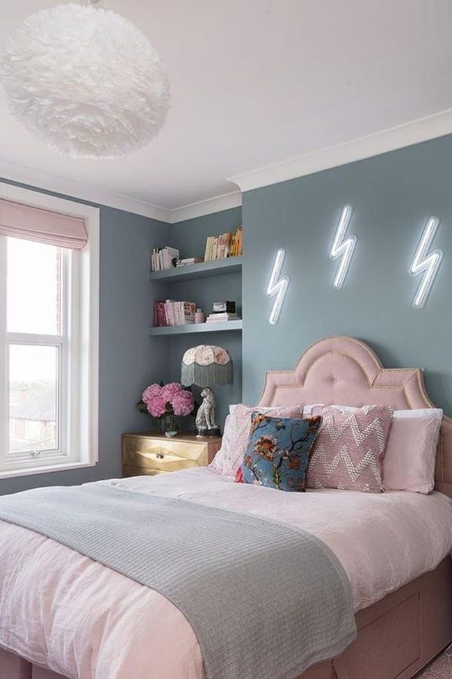 Pink Bed, Blue-Gray Serenity