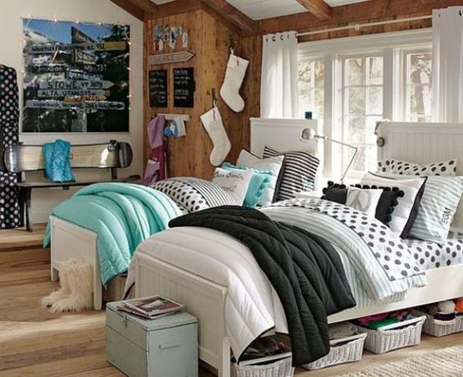 Twin Beds, Natural Wood Warmth