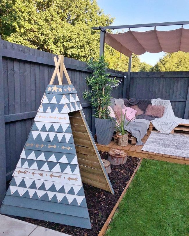 Child'S Canvas Triangle Hideaway