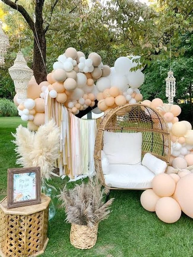 Cream Balloon Garden Retreat
