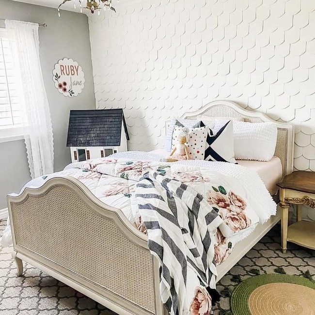 Cane Bed Fish Scale Walls