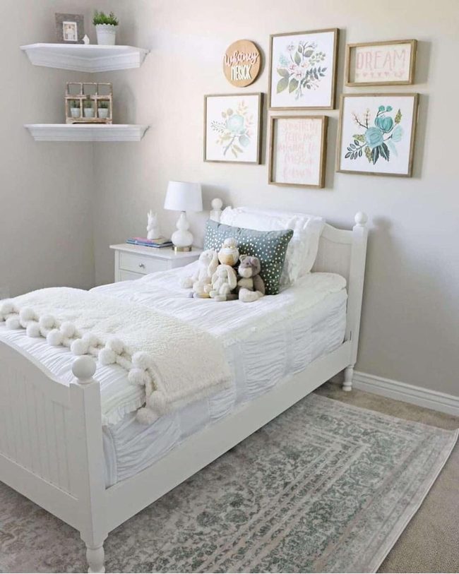 Gray Farmhouse Gallery Wall