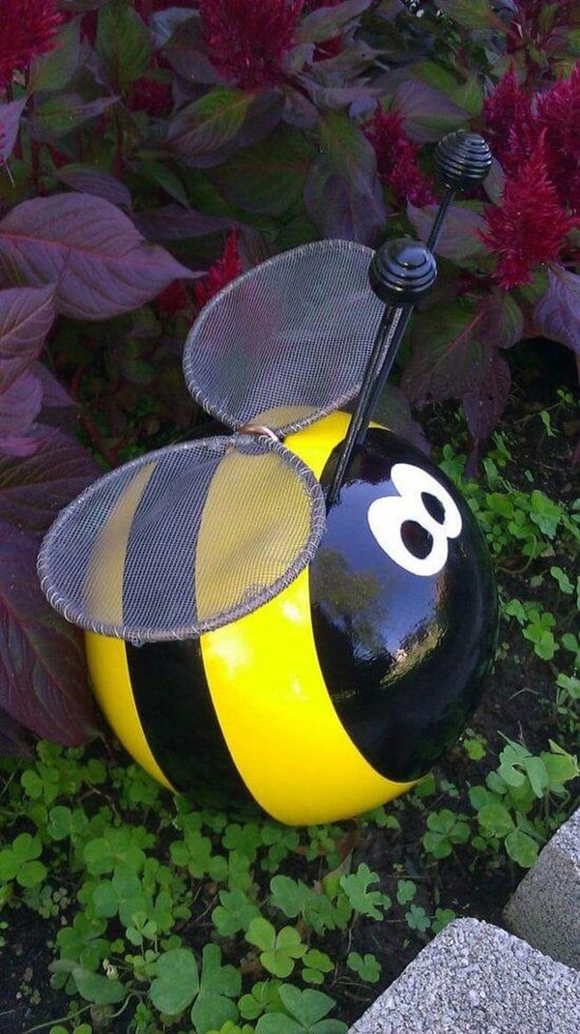 Yellow Bee Garden Stone