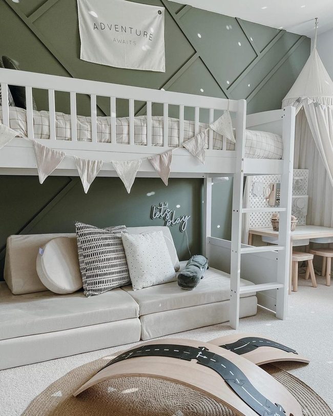 Neutral Bunks, Endless Stories