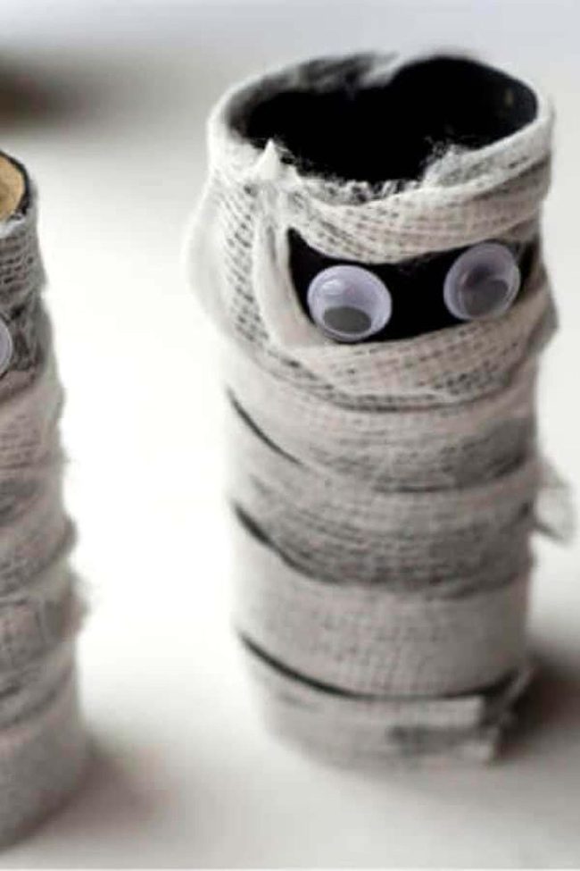 Googly-Eyed Gauze Mummies