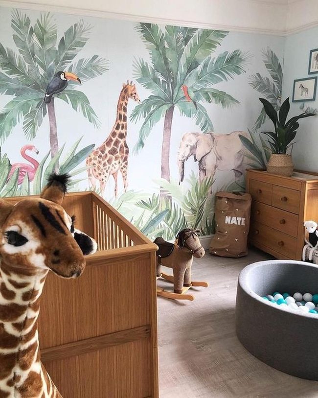 Emerald Walls, Safari Friends