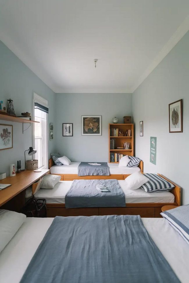 Three Beds, One Organized Room
