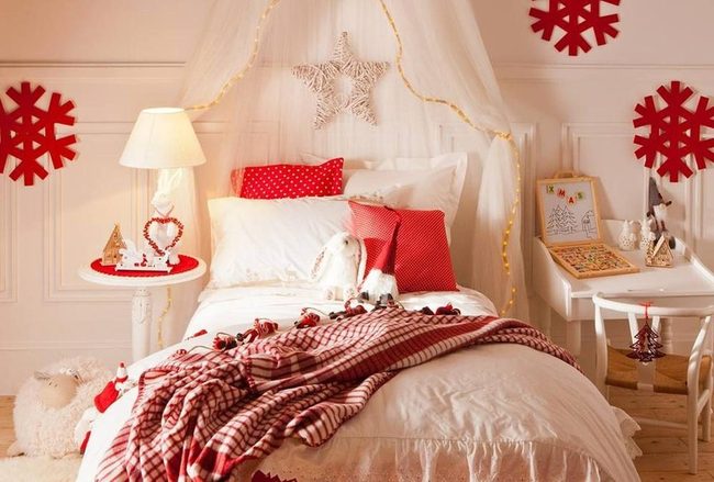 Red Snowflake Bedroom Festive