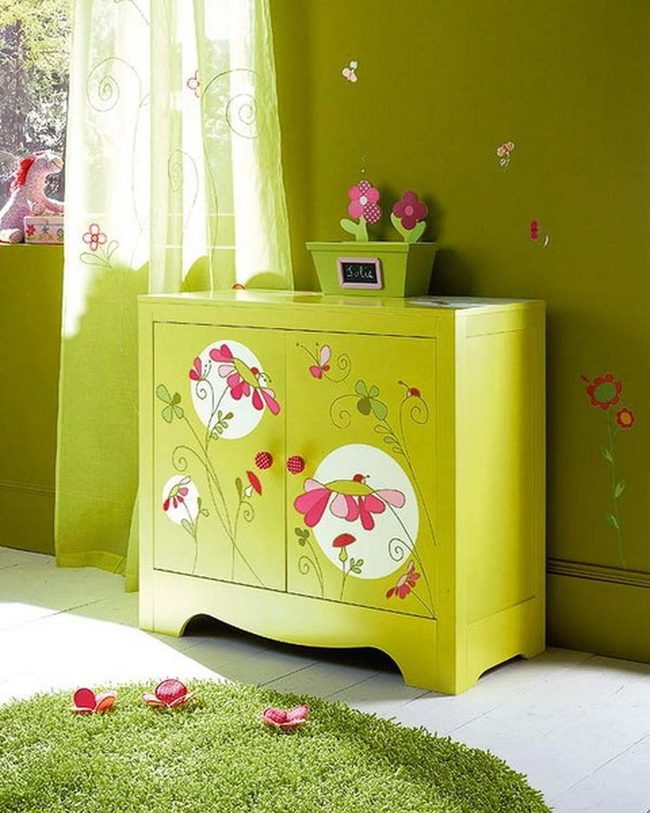Emerald Walls, Botanical Blooms