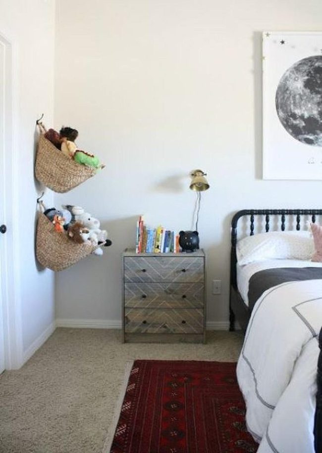 Soft Gray And Black Bedroom Retreat