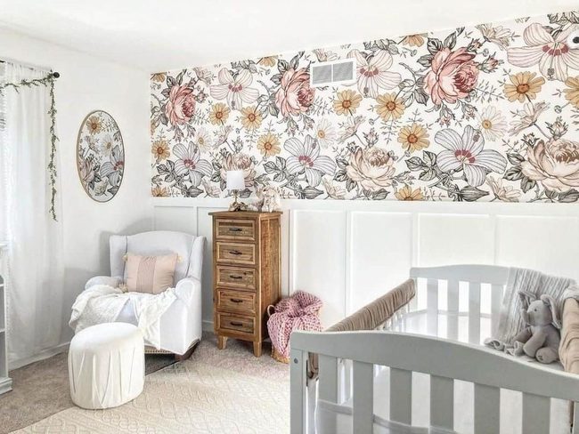 Blooming Walls, Bouncing Light