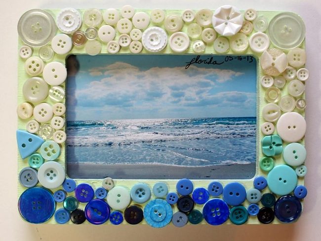 Coastal Button Frame With Handwritten Detail