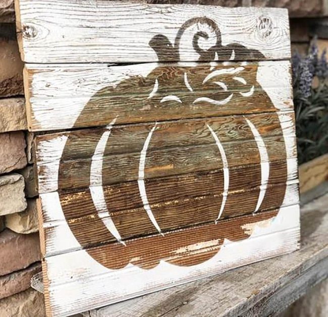 Whitewashed Wood Pumpkin Wall