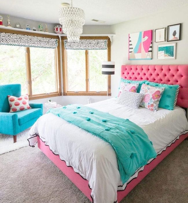 Neon Walls With Neutral Balance