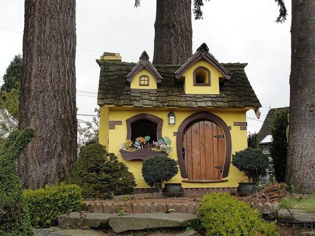 Yellow Cottage Round Door