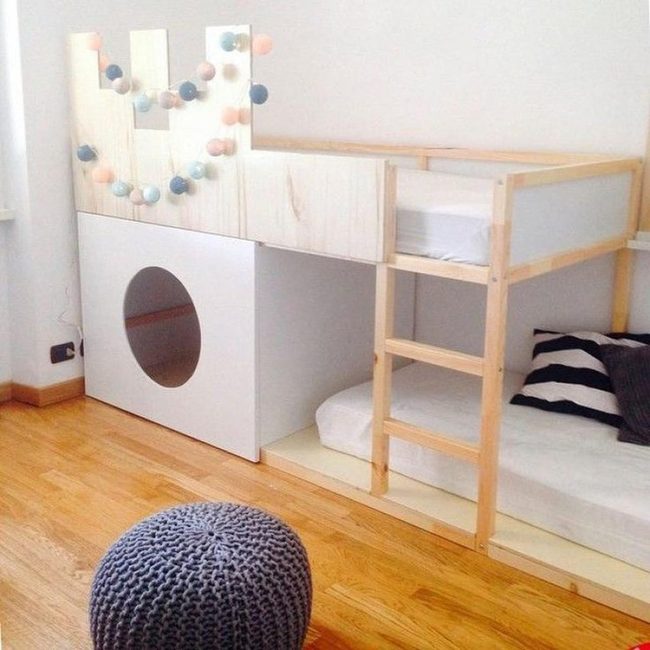Wooden Bunk Beds With Pastel Lights
