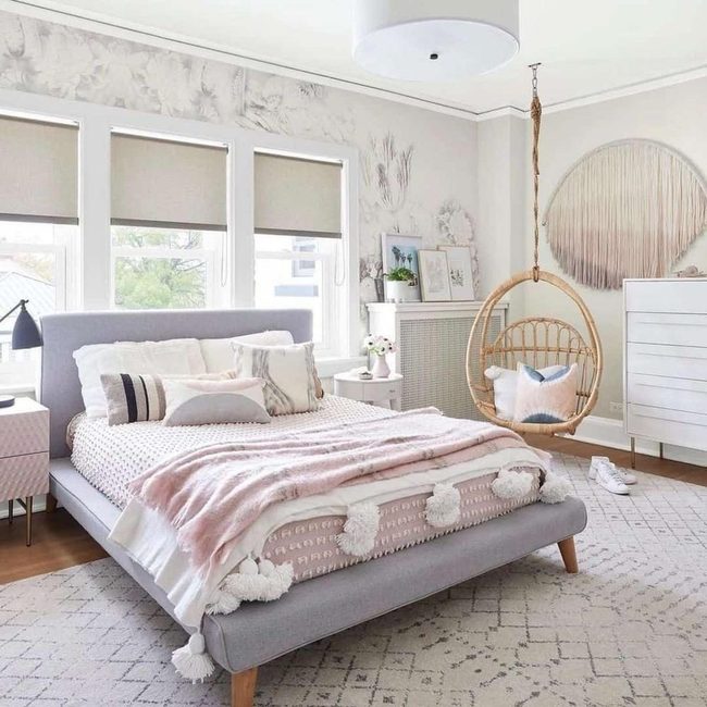Gray Floral Bedroom Escape