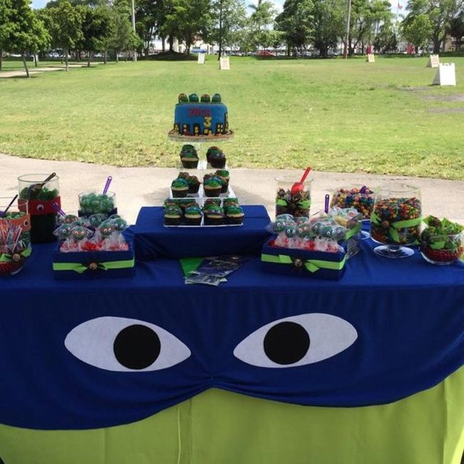 Eyeball Tablecloths, Candy Celebration