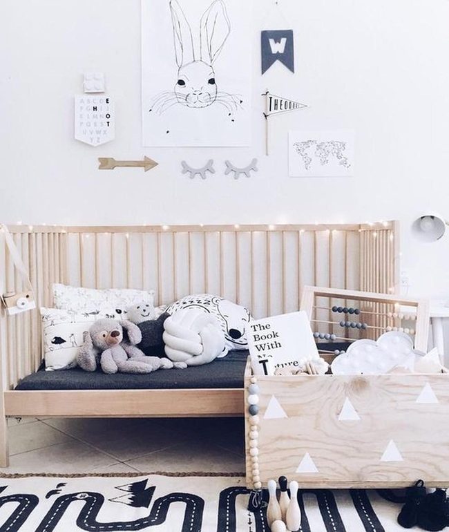 Light Wood Cribs Black Mattresses