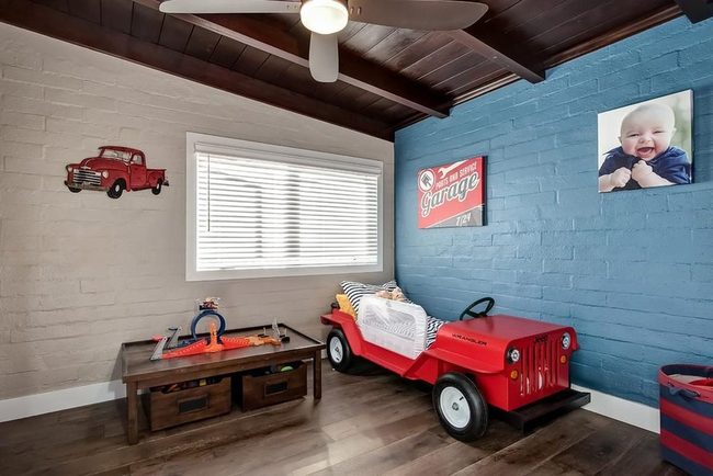 Red Jeep Bed Room