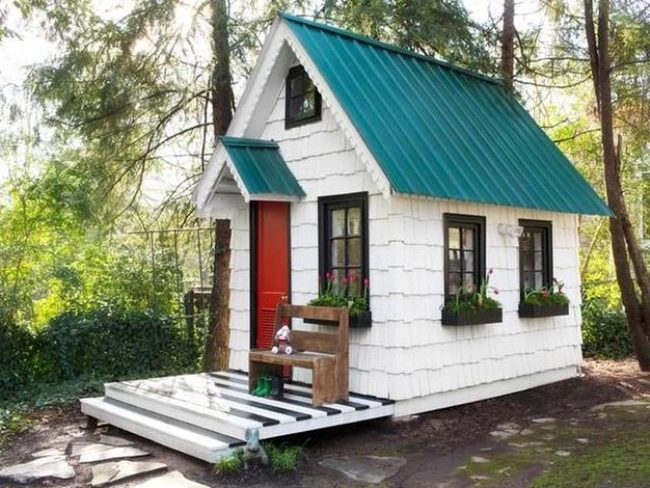 Teal Roof Forest Cottage