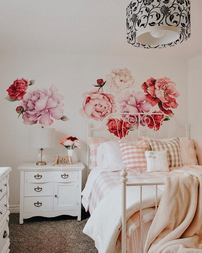 Floral Pastels, Metal Accents