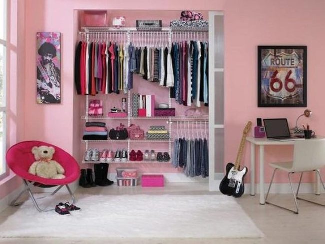 Pink Walls, Creative Teenager'S Retreat
