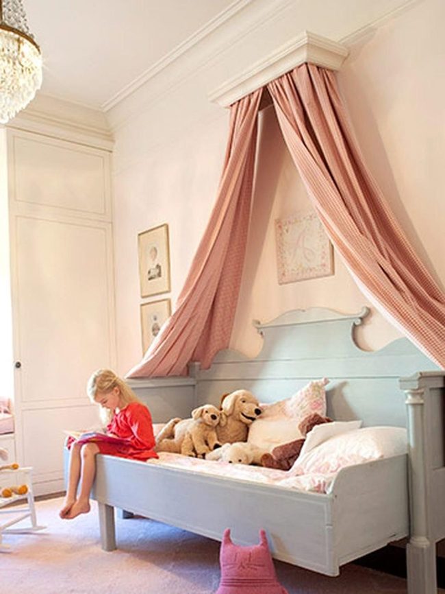Red Dress, Blue Bed, Lost Pages