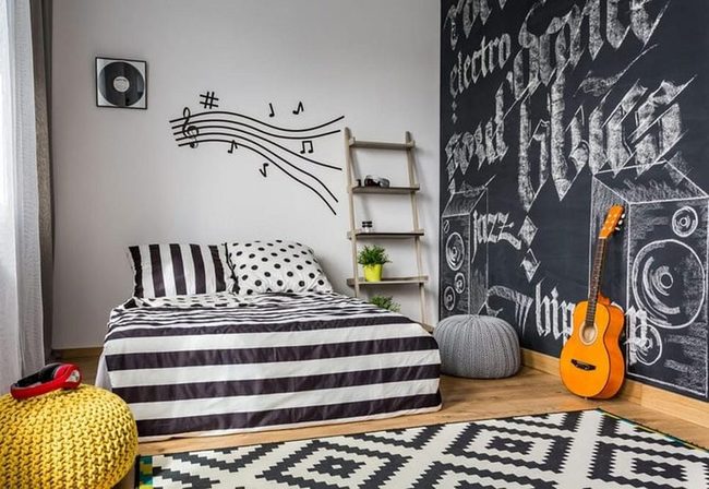 Musical Notes Black Bedroom
