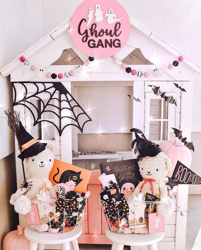 Twinkling Ghost Playhouse Paradise