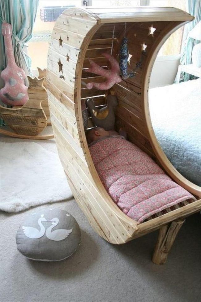 Star-Shaped Wooden Cradle
