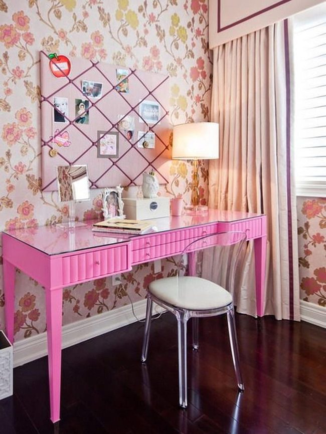 Hot Pink Desk Statement