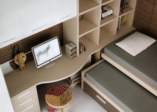 Curved Desk Corner Efficiency