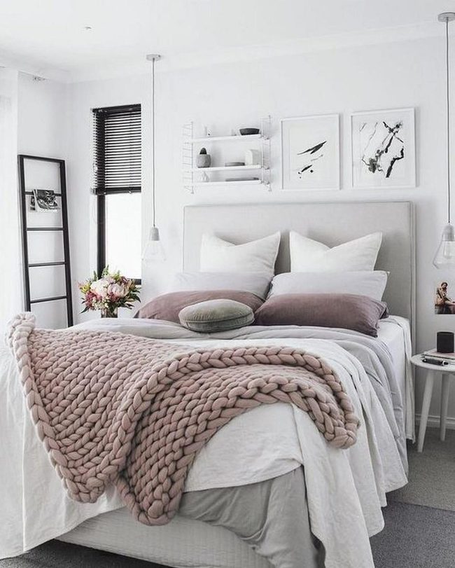 Pink Knit Blanket Statement Bed