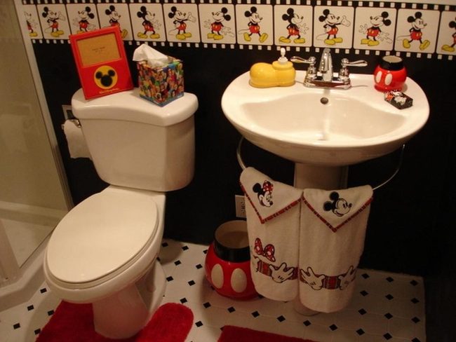 Mickey Mouse Bathroom Red Pop