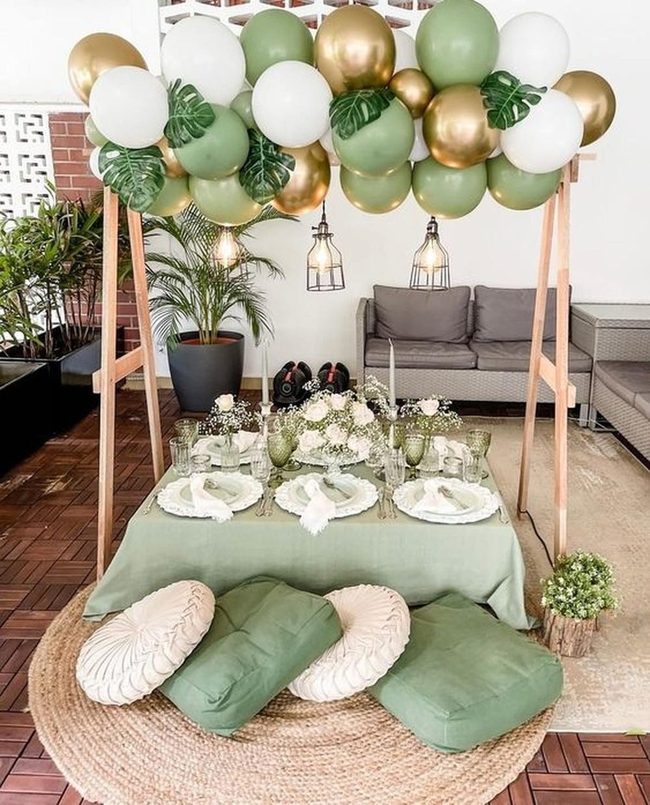 Tropical Green Balloon Oasis