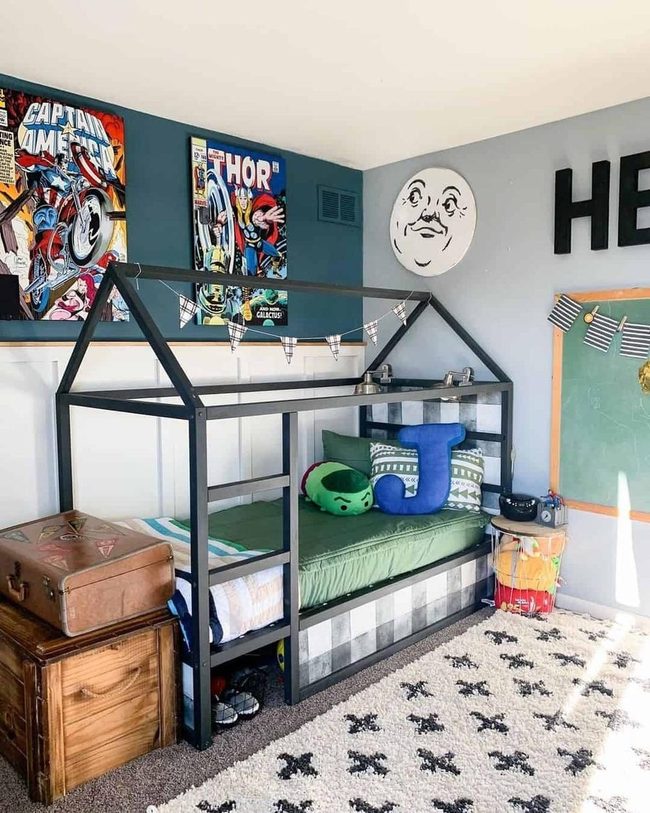 Black Metal Canopy, Superhero Dreams