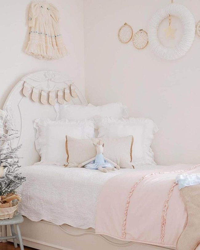 Oversized Velvet Pillow Mix