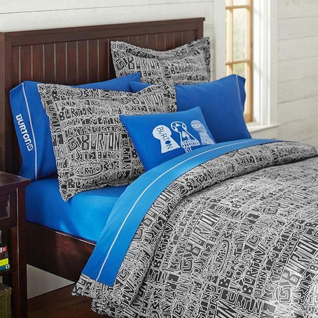 Blue Cotton Blanket With Monochrome Patterns