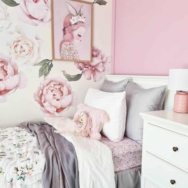 Pale Pink Floral Girl's Room