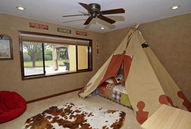 Red Bean Bag Teepee Room