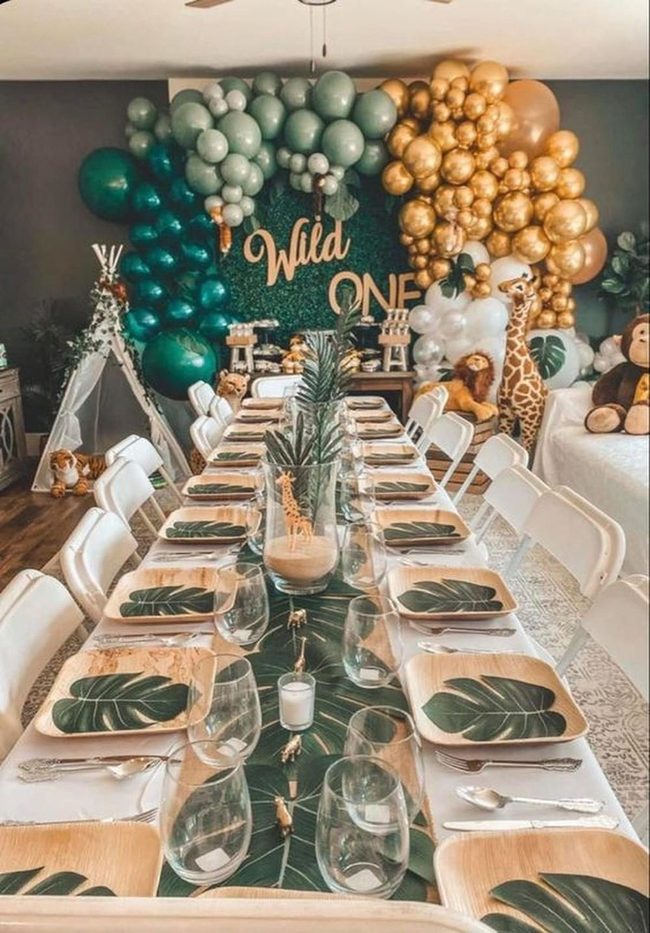 Green Balloon Jungle Party
