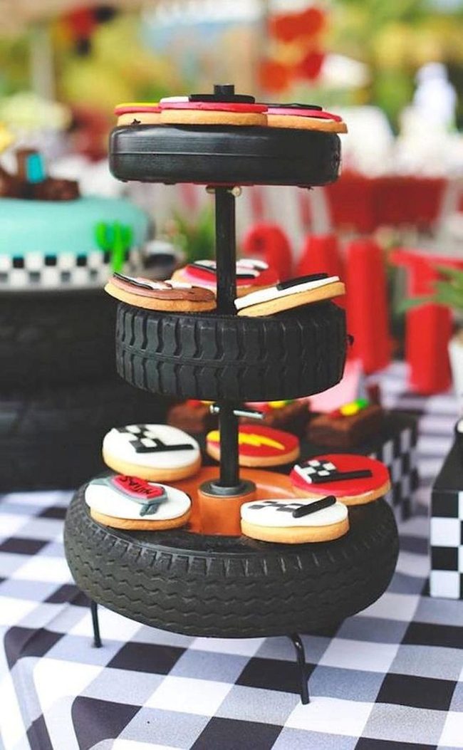 Black Tire Stand Racing Cookies